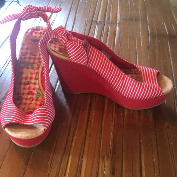 Rocket Dog Shoes - Wedge red heals Rocket Dog Shoes - Wedge red heals